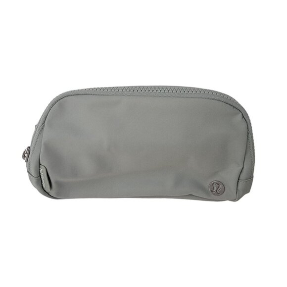 NWT Lululemon Everywhere 1L Gray Adjustable Crossbody Bag / Waist Fanny Pack O/S - Picture 1 of 11
